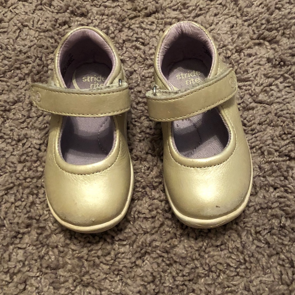 Stride Rite Gold shoes, size 4 toddler